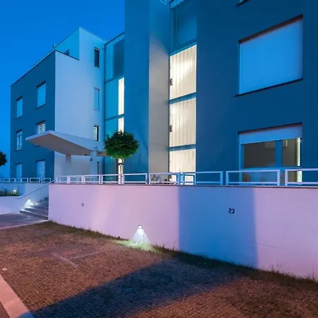 Mm アパート スプリト